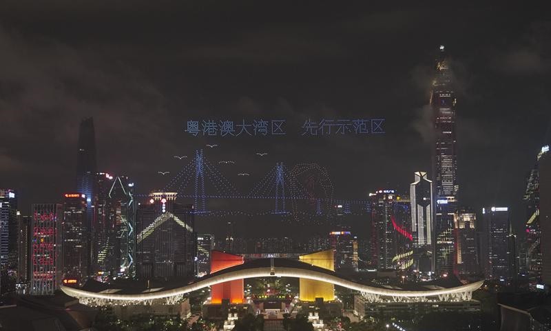 深圳用燈光點(diǎn)亮建黨百年“中國(guó)紅”_豐朗光電