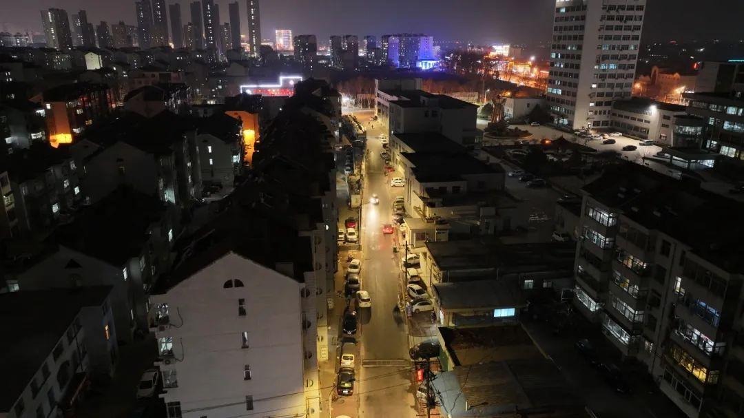 山東煙臺龍口市智慧路燈照亮市民夜行路-豐朗光電